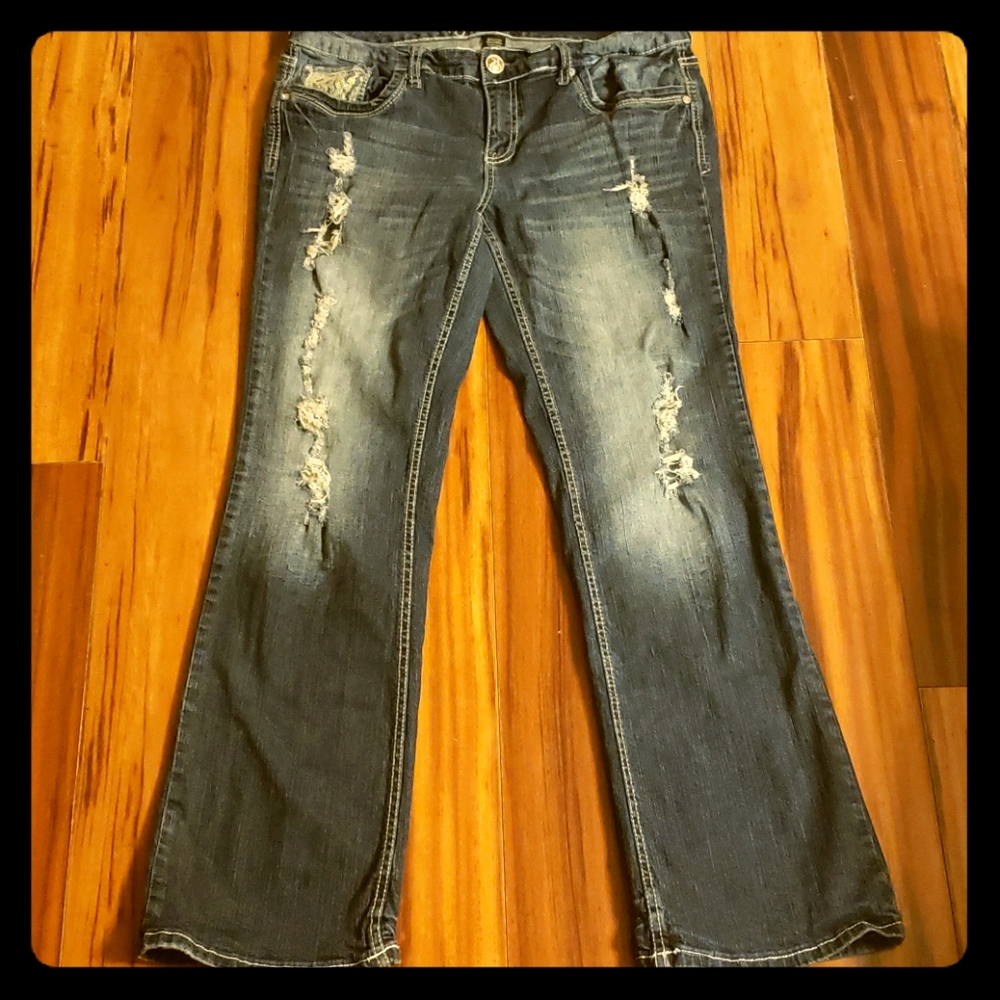 Ariya Distressed Jeans sz 15-16